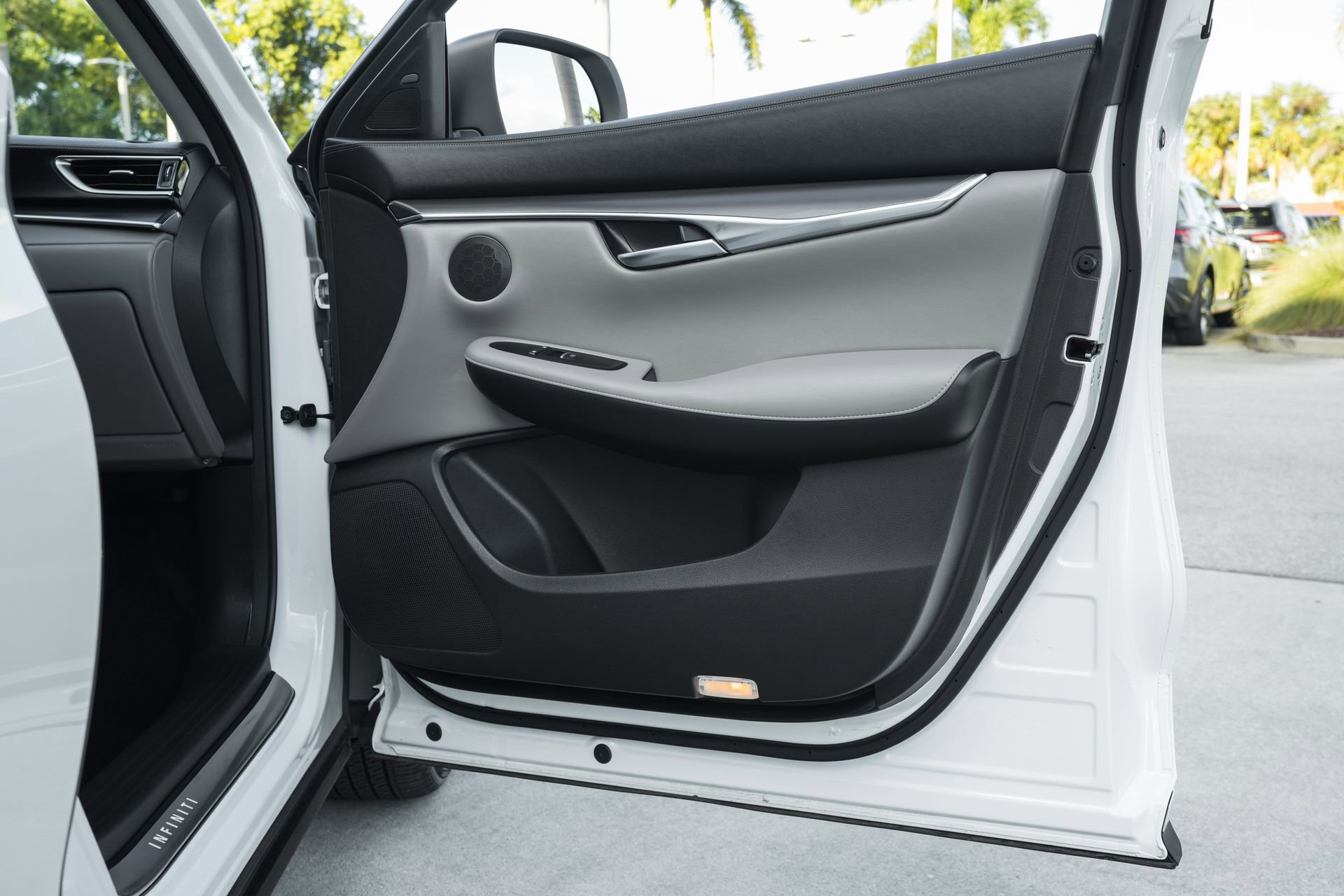 Used 2025 INFINITI QX50 Luxe image 36