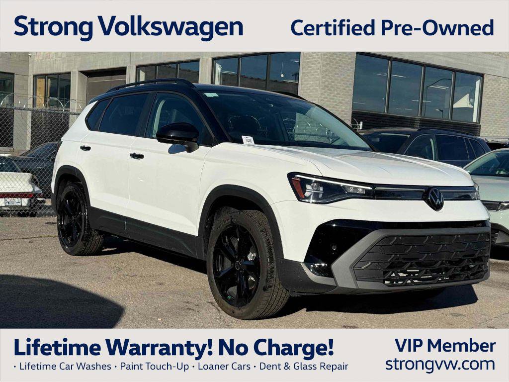 Certified 2025 Volkswagen Taos SE image 1
