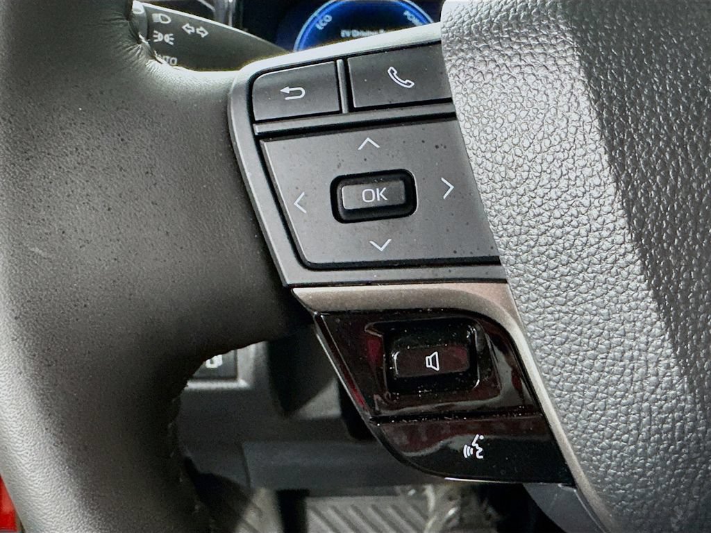 Used 2025 Toyota Camry XLE FWD image 22