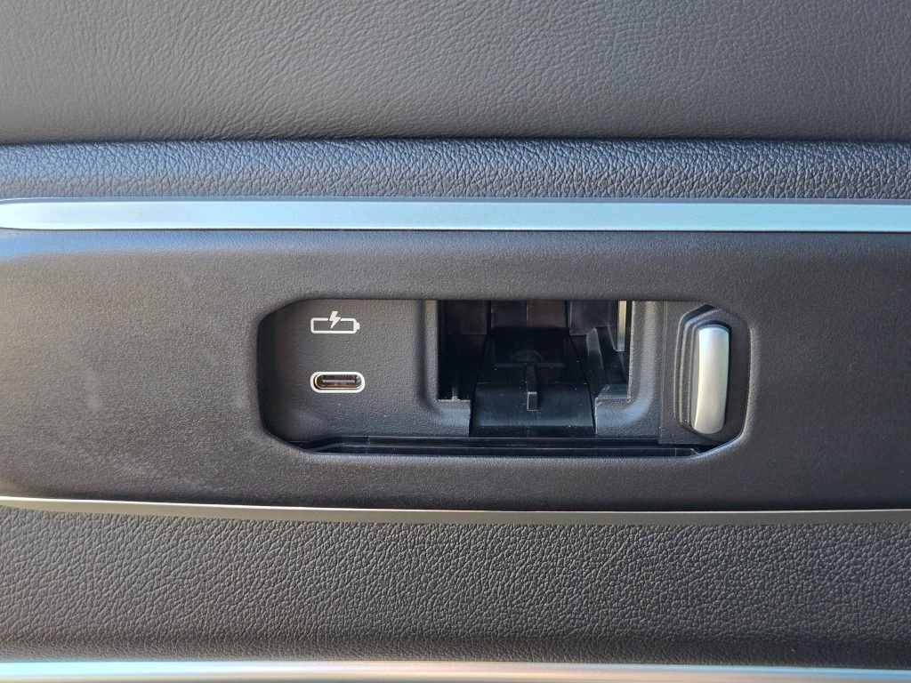 Used 2024 BMW X7 M60i w/ Executive Package AWD/4WD image 31