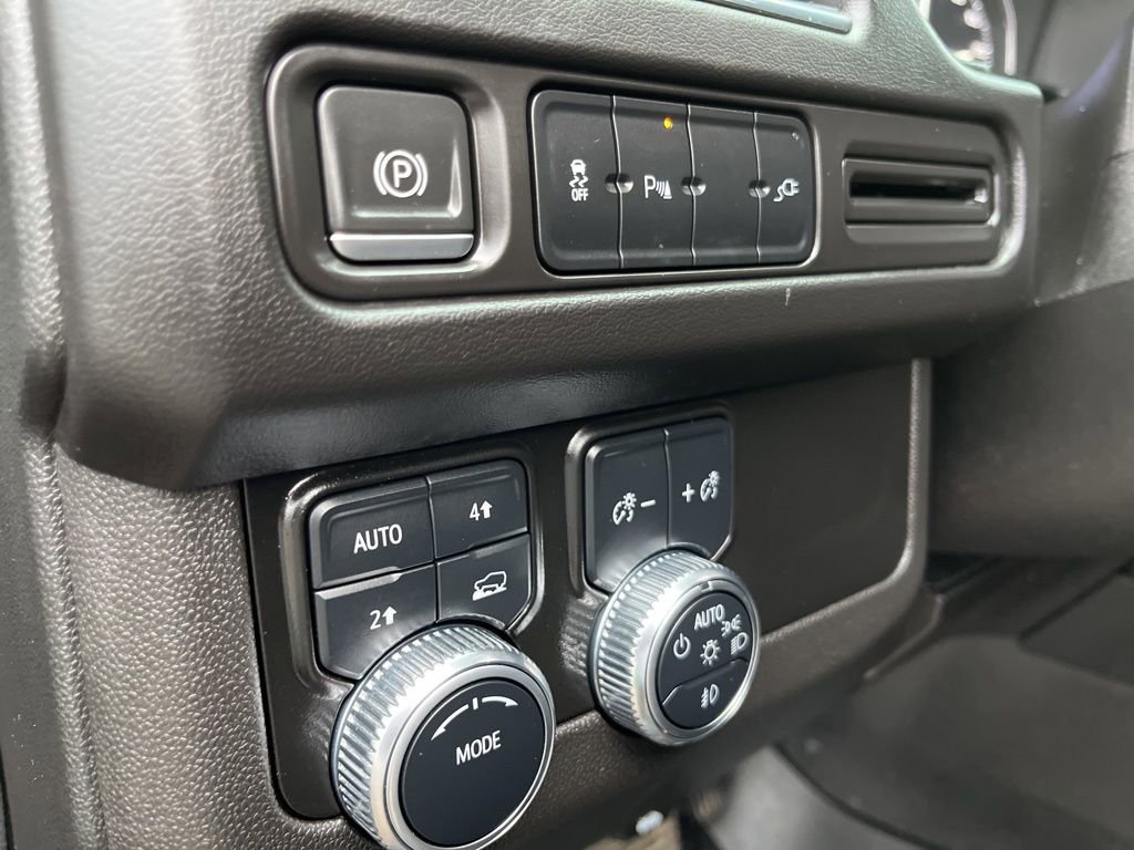 Used 2021 GMC Yukon XL SLE image 79