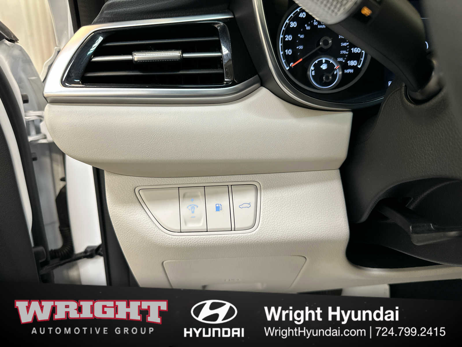 Certified 2025 Genesis G70 2.5T image 23