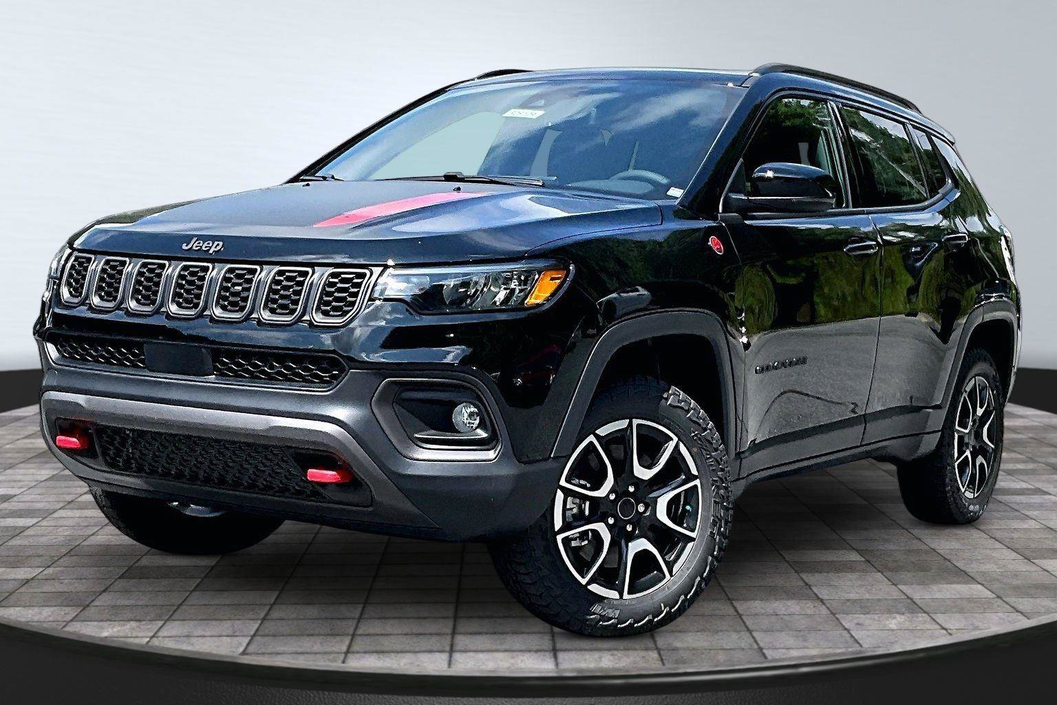 New 2026 Jeep Compass Trailhawk w/ Sun, Sound & Navigation Group AWD/4WD image 3