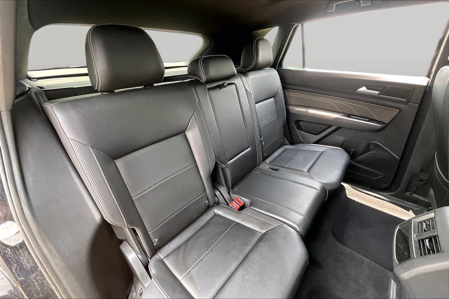 Used 2021 Volkswagen Atlas Cross Sport SEL w/ Cross Sport MDO Package AWD/4WD image 18