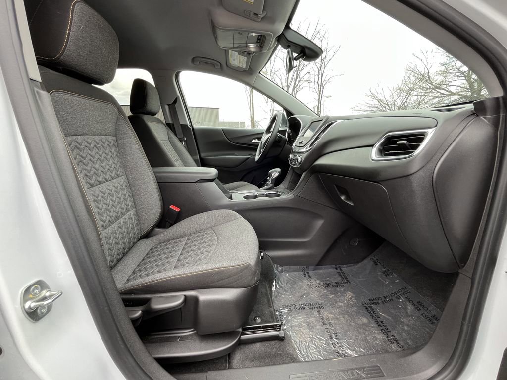 Certified 2024 Chevrolet Equinox LT w/ LPO, Floor Liner Package image 21