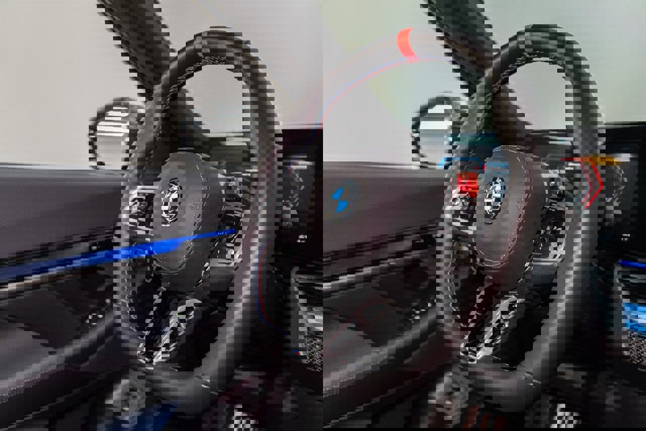 Used 2025 BMW M5 w/ Carbon Package image 61