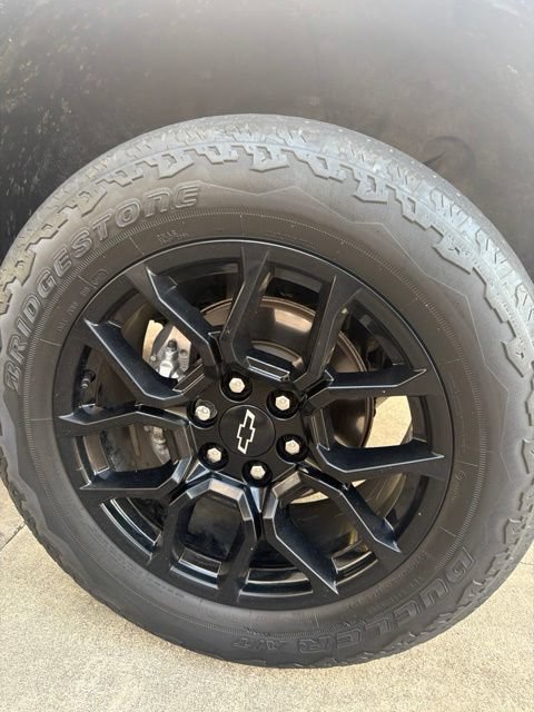 Used 2024 Chevrolet Colorado Trail Boss w/ LPO, Dark Essentials Package AWD/4WD image 8