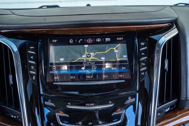 Used 2018 Cadillac Escalade Luxury AWD/4WD image 30