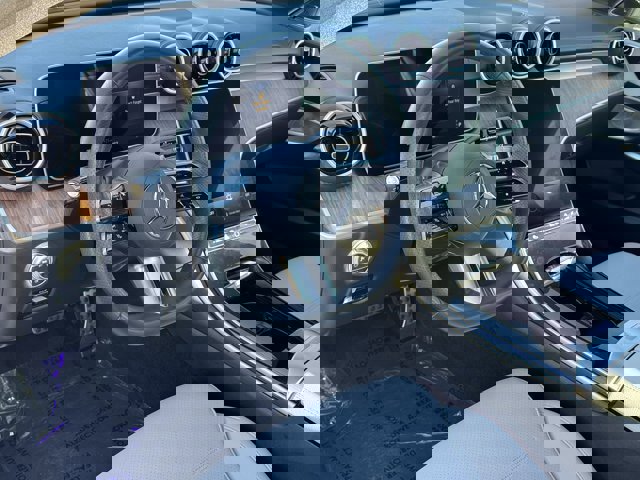 Used 2024 Mercedes-Benz C 300 4MATIC Sedan image 17