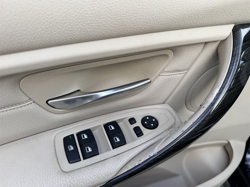 Used 2012 BMW 328i Sedan RWD image 22