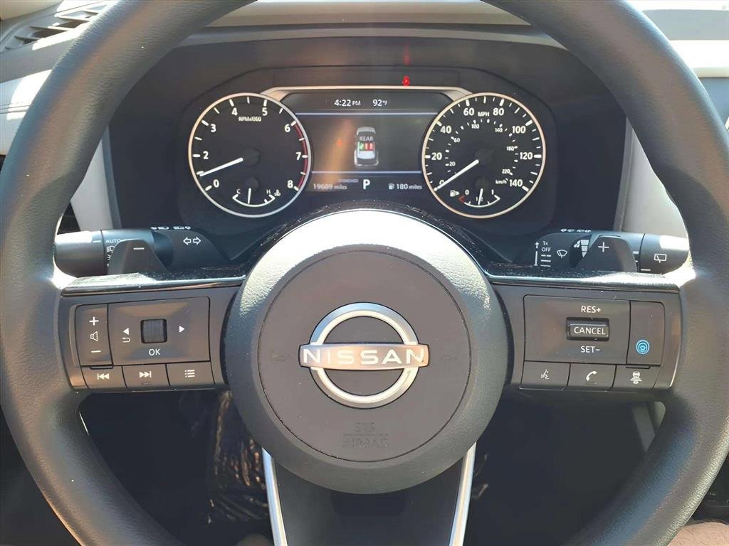 Used 2023 Nissan Rogue SV image 14