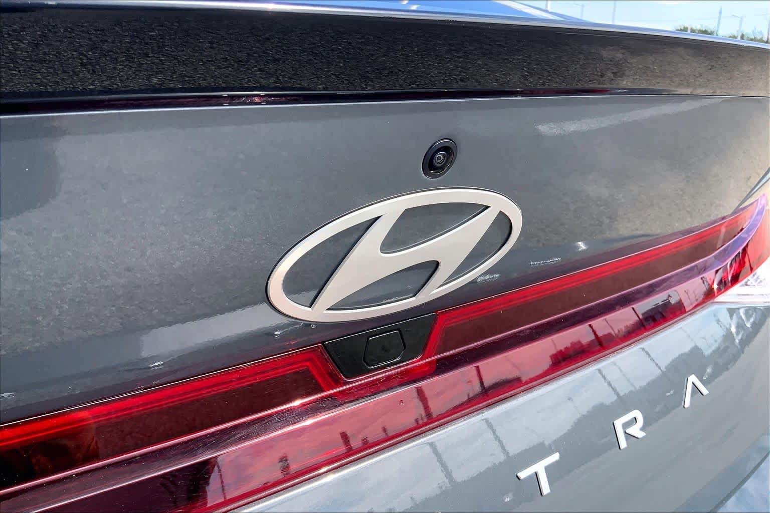 Used 2026 Hyundai Elantra Sport FWD image 8