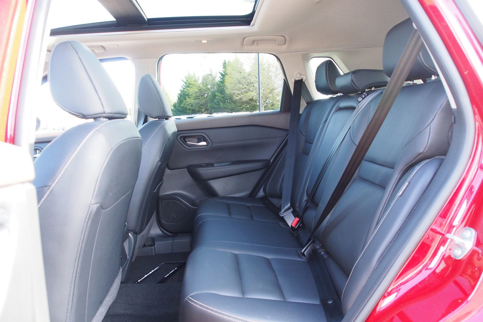 Used 2023 Nissan Rogue SL FWD image 18