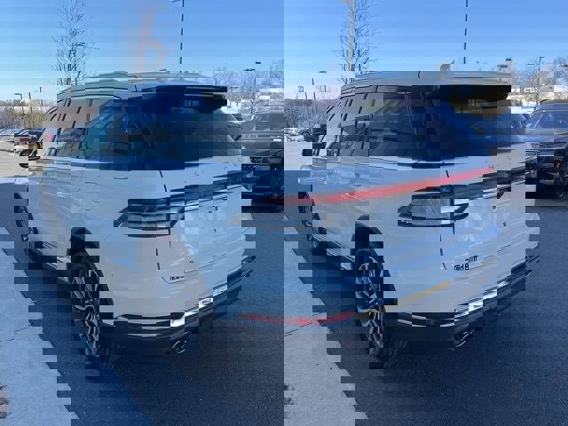 Used 2024 Lincoln Aviator AWD w/ Premium Package image 6