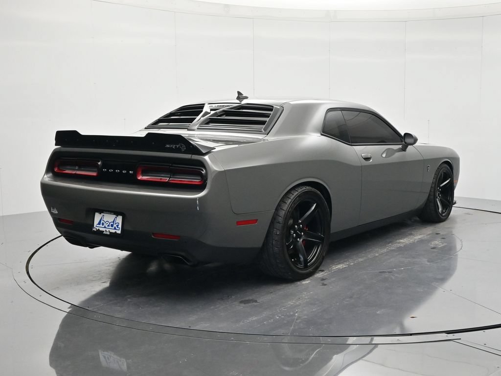 Used 2017 Dodge Challenger SRT Hellcat RWD image 5