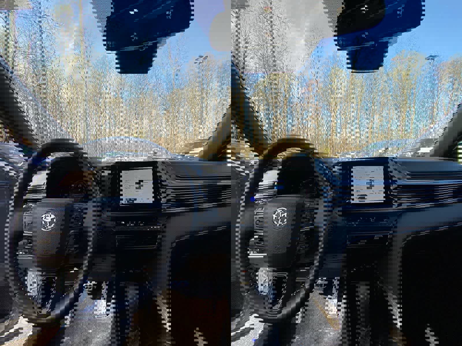 Used 2025 Toyota Camry SE image 21