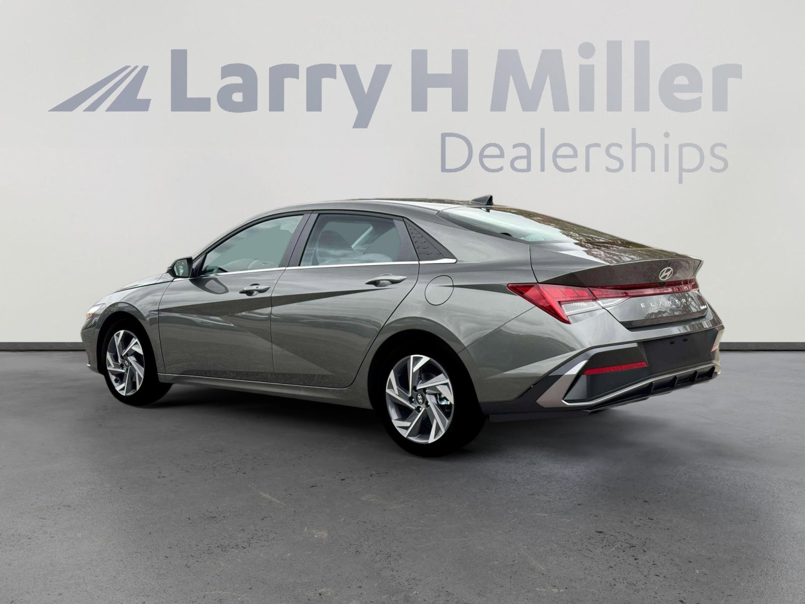 New 2026 Hyundai Elantra Limited FWD image 4