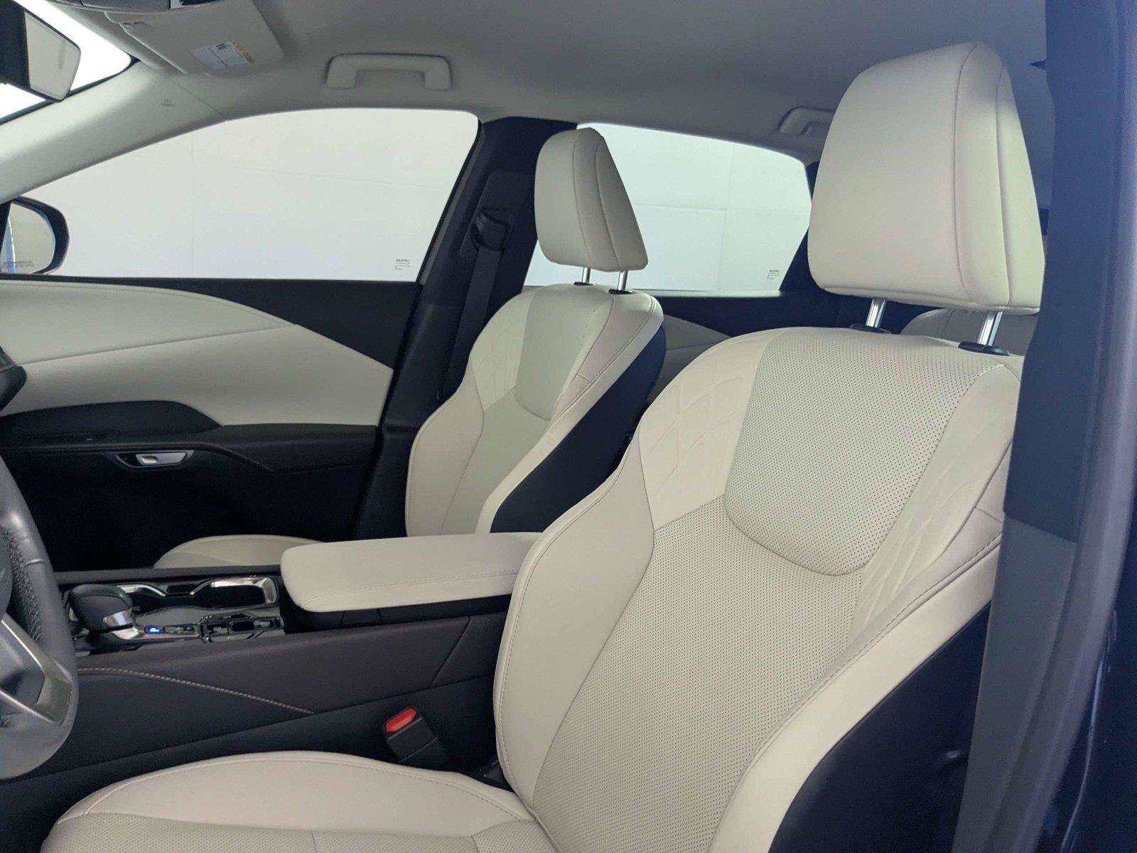Used 2024 Lexus RX 350 FWD w/ Technology Package image 12