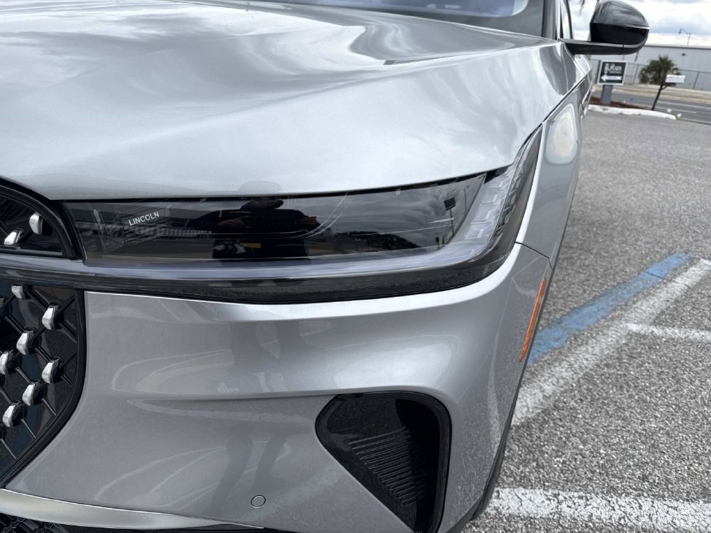 New 2026 Lincoln Nautilus Premier AWD/4WD image 9