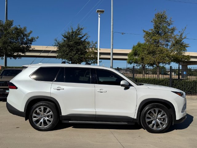 Used 2025 Toyota Grand Highlander FWD image 6