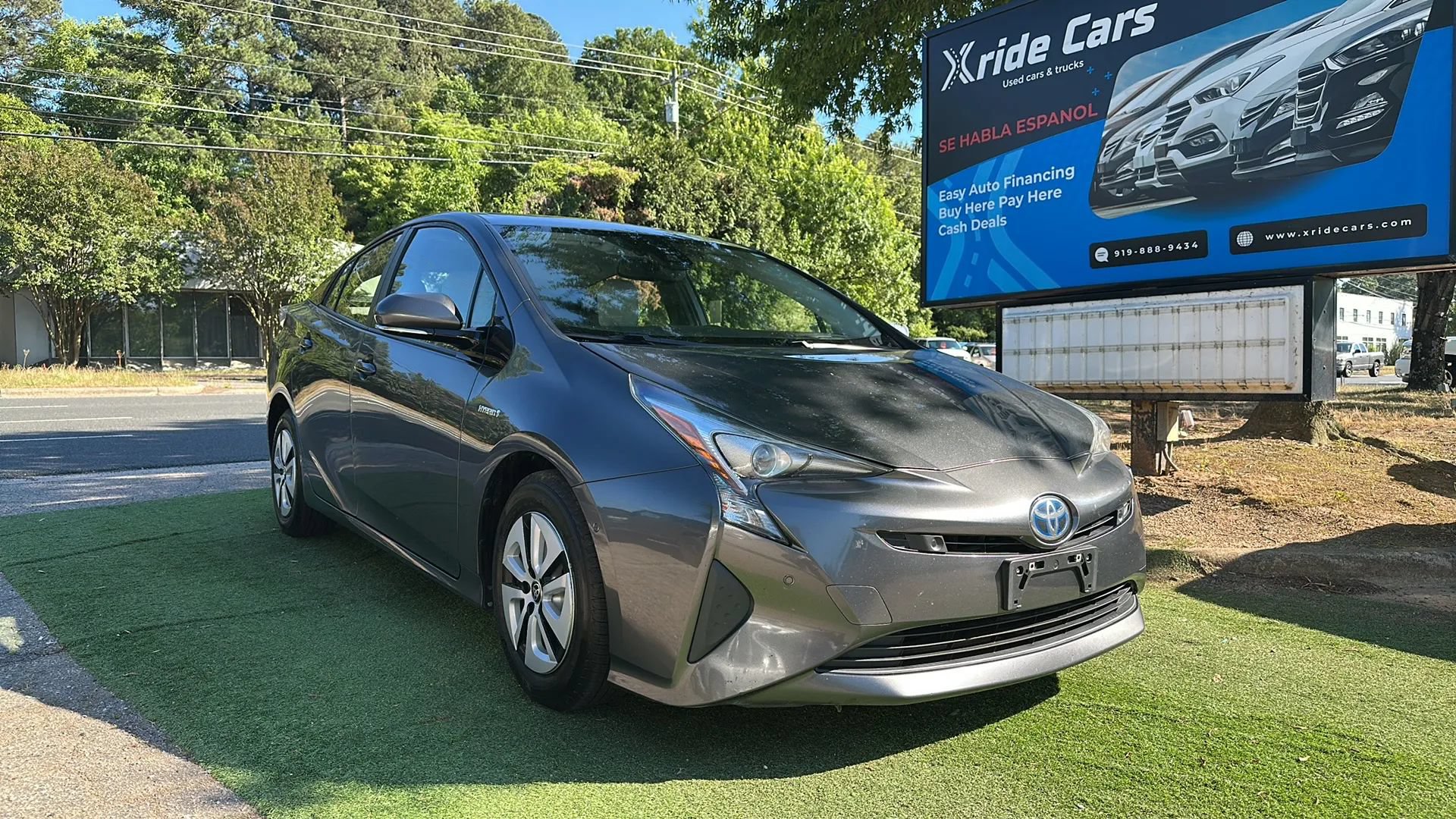 Used 2017 Toyota Prius Four w/ Advanced Technology Package FWD image 1