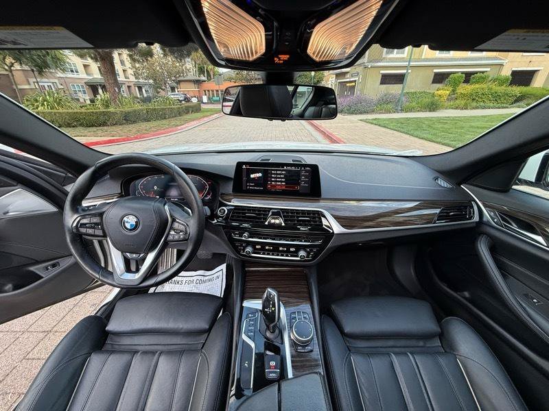 Used 2020 BMW 530i w/ Convenience Package RWD image 48