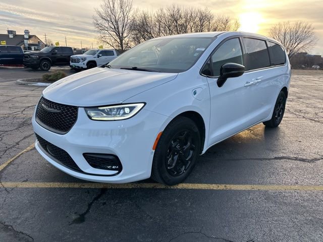 Certified 2024 Chrysler Pacifica Select image 20