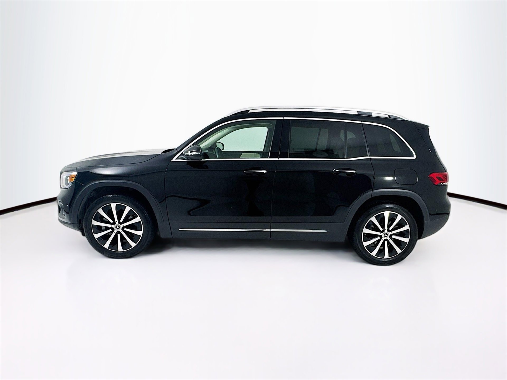 Certified 2022 Mercedes-Benz GLB 250 image 5