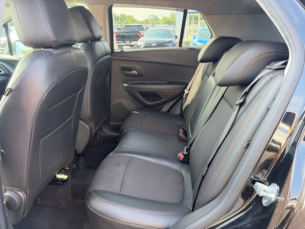 Used 2019 Chevrolet Trax LT w/ LT Convenience Package AWD/4WD image 23