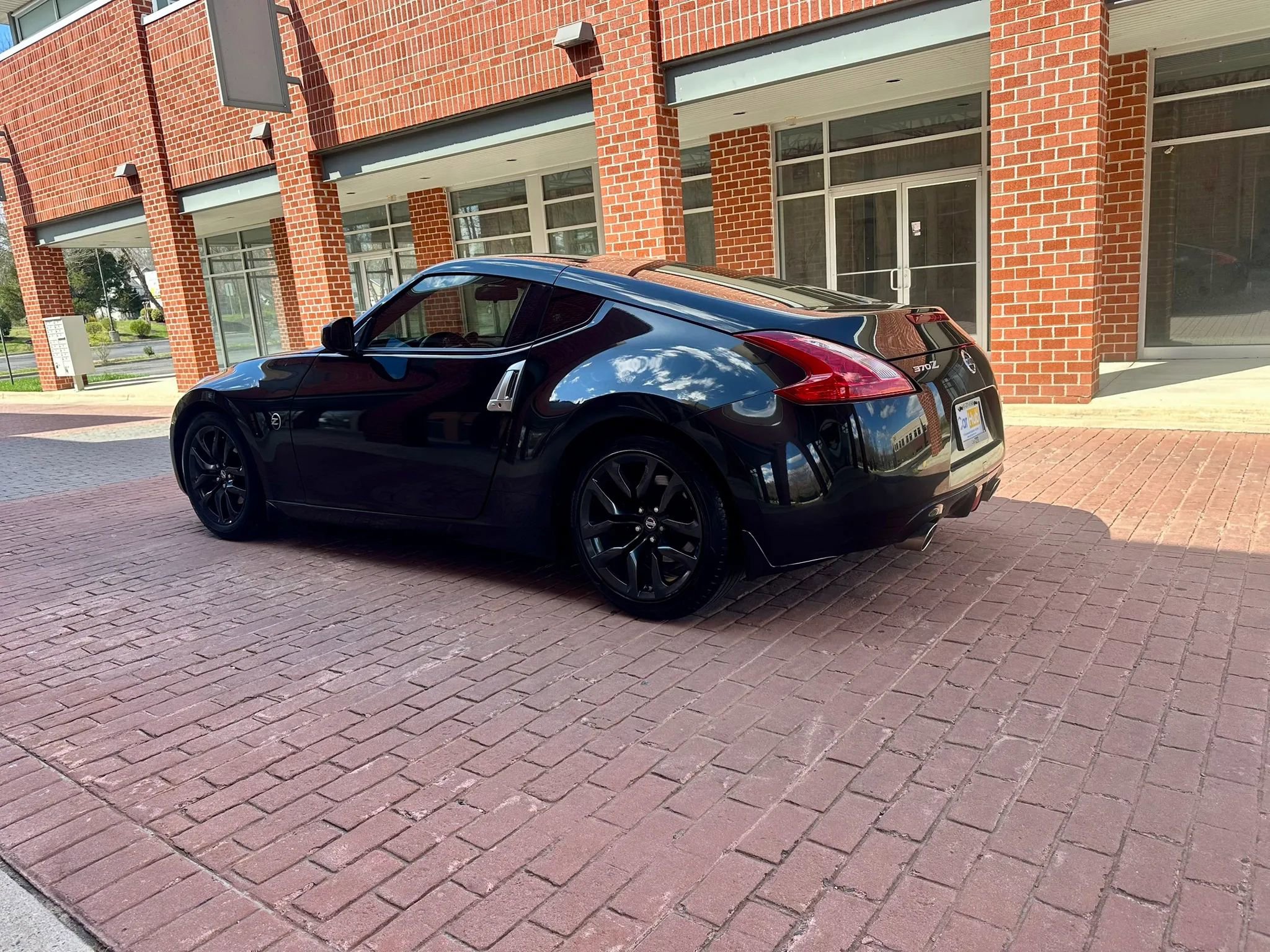 Used 2016 Nissan 370Z Coupe image 4