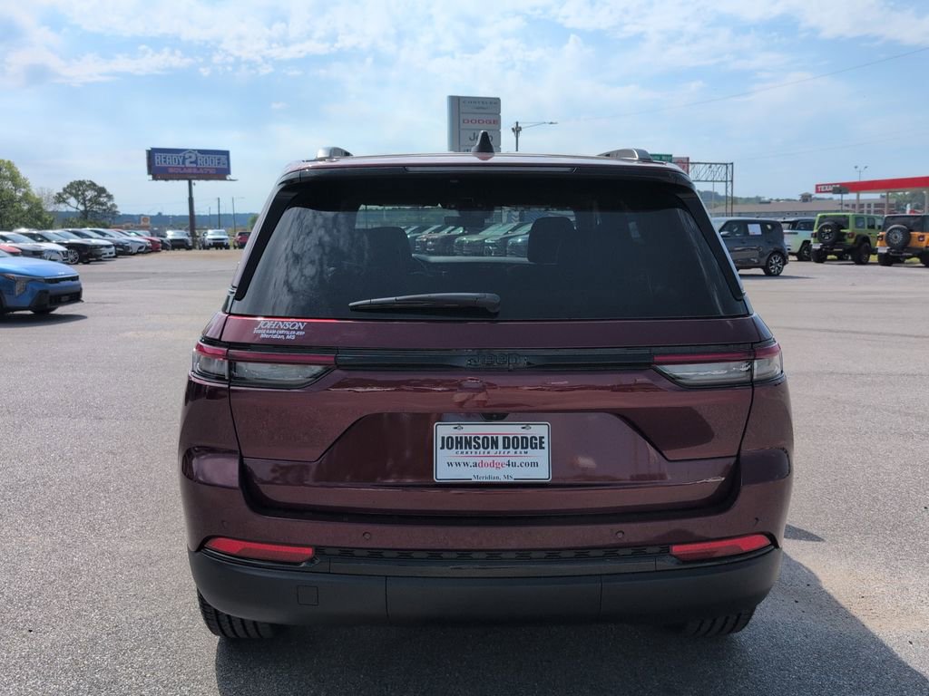 New 2025 Jeep Grand Cherokee Altitude image 6