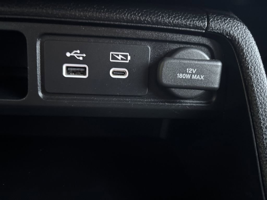 Used 2023 Honda Pilot Sport image 21