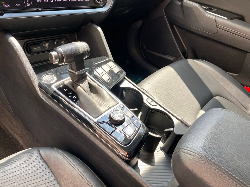 Used 2025 Kia Sportage EX FWD image 13