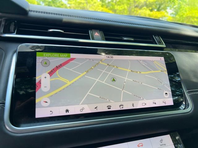 Used 2018 Land Rover Range Rover Velar R-Dynamic HSE AWD/4WD image 42