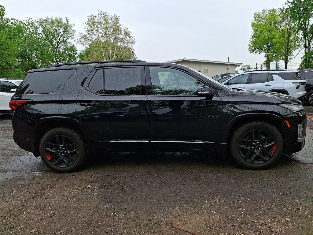 Used 2023 Chevrolet Traverse Premier w/ Redline Edition AWD/4WD image 9