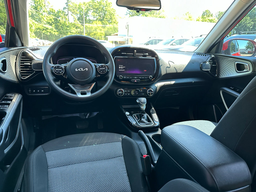 Used 2023 Kia Soul S FWD image 10