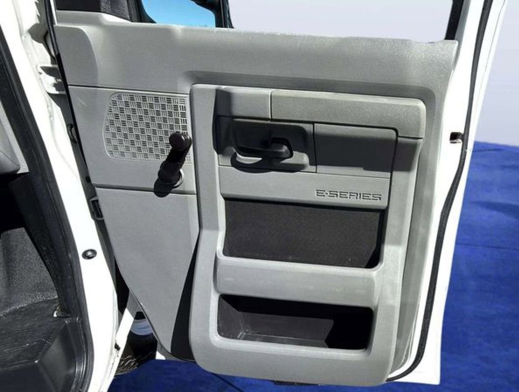 Used 2013 Ford E-350 and Econoline 350 Super Duty image 15