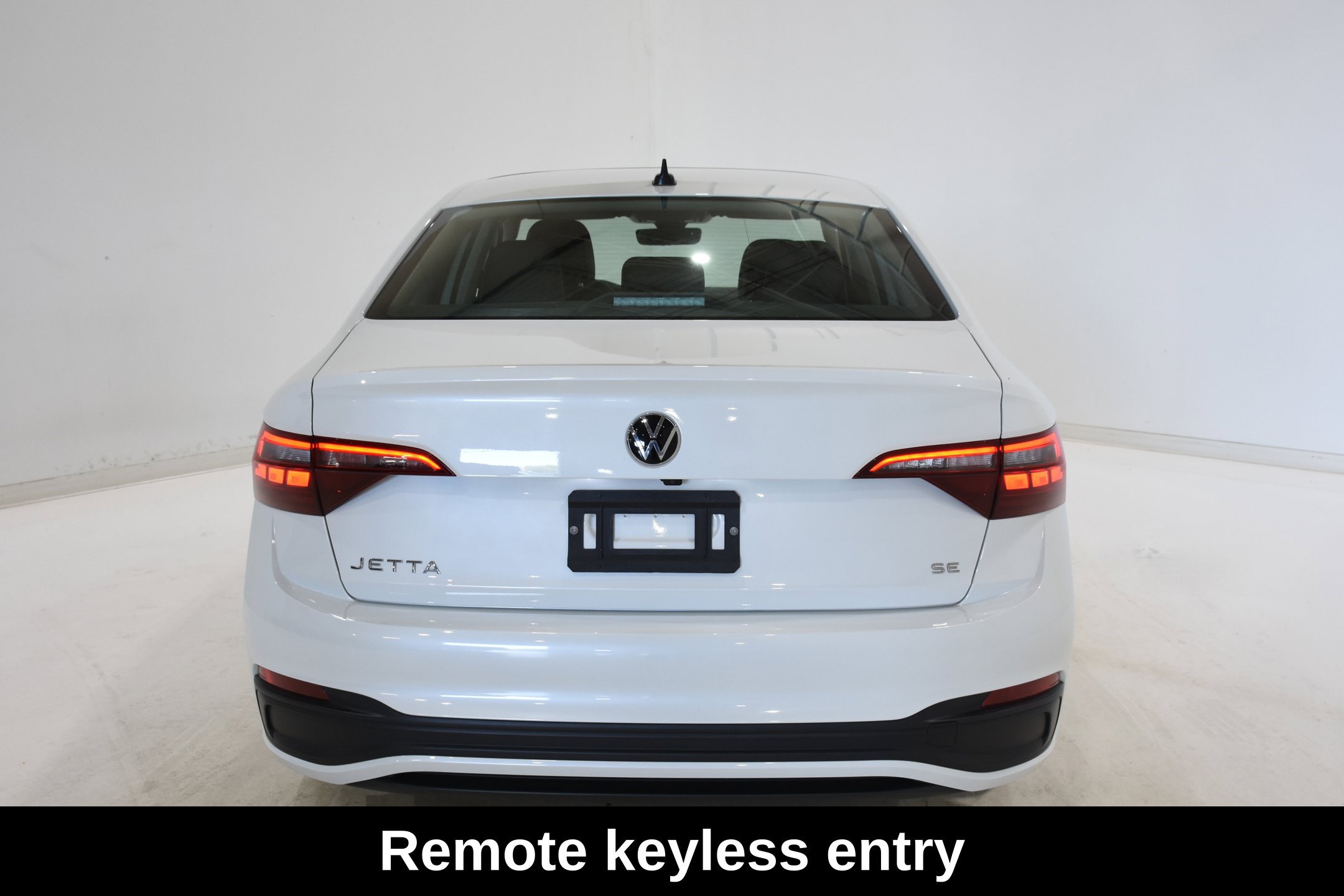 Used 2023 Volkswagen Jetta SE FWD image 7
