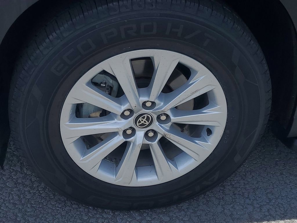 Certified 2024 Toyota Grand Highlander XLE FWD image 4