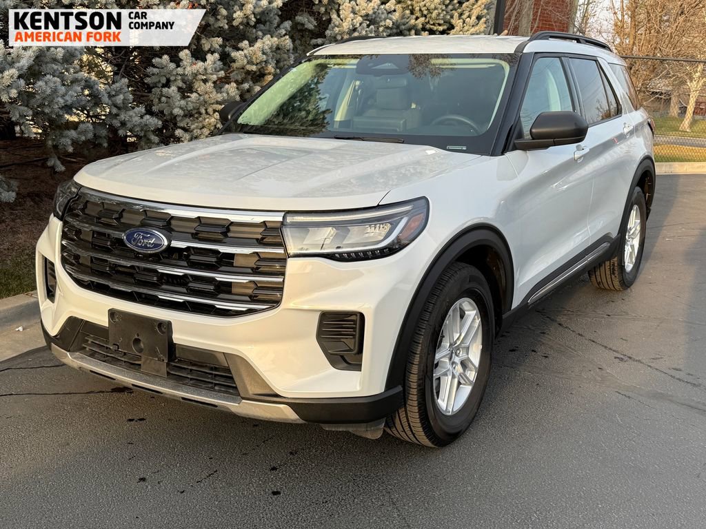 Used 2025 Ford Explorer Active image 3