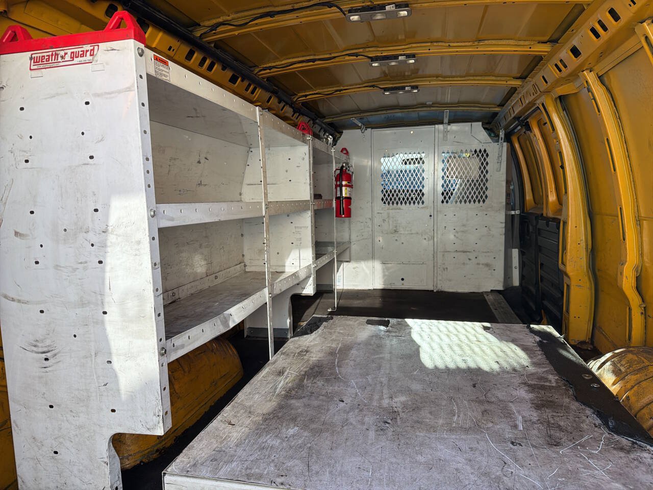 Used 2016 Chevrolet Express 2500 Extended RWD image 18