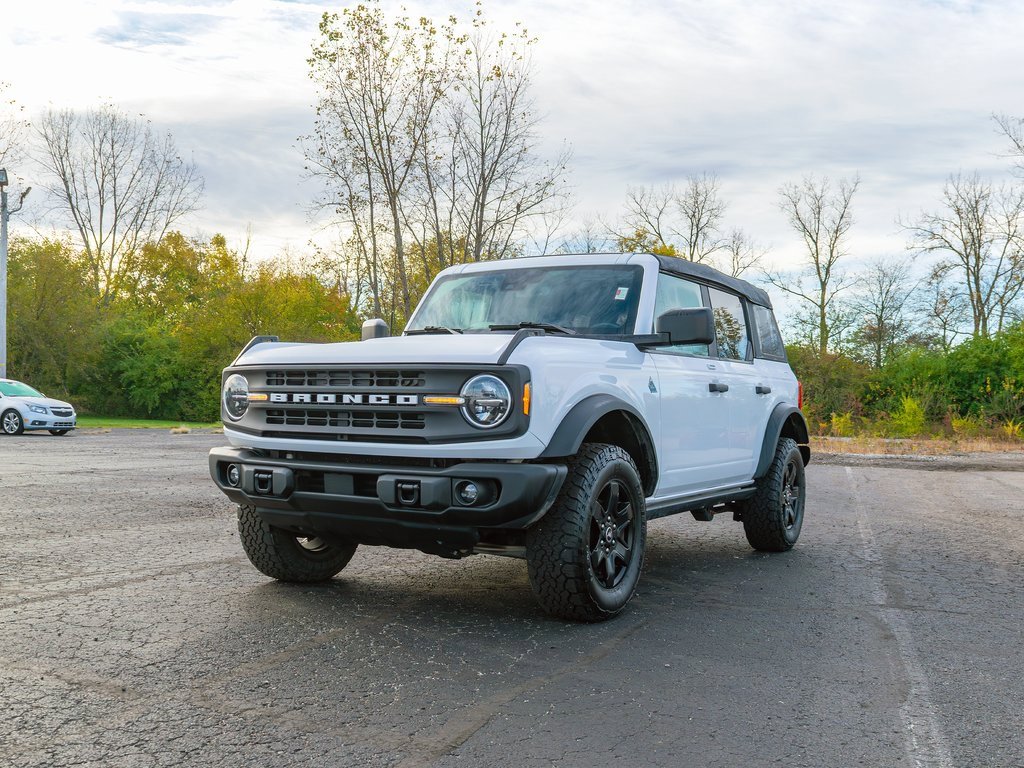 Used 2022 Ford Bronco Black Diamond image 9