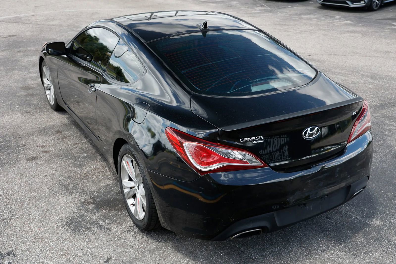 Used 2010 Hyundai Genesis 2.0T RWD image 4