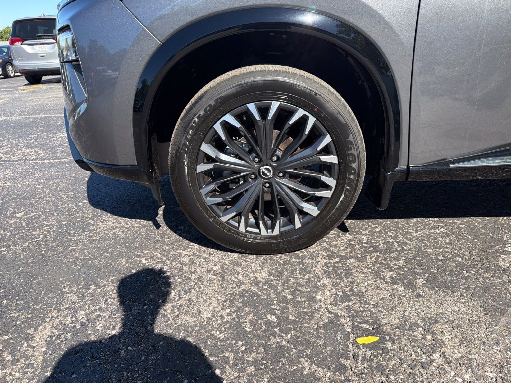 Certified 2025 Nissan Rogue Platinum AWD/4WD image 30