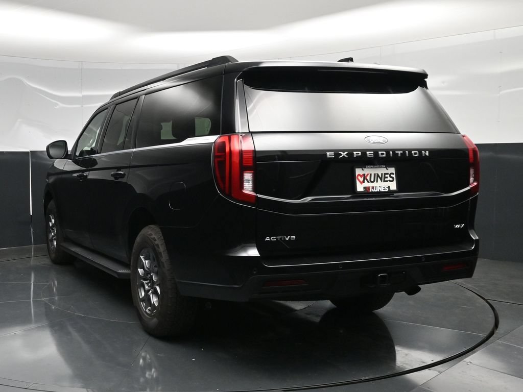 Used 2025 Ford Expedition Max Active AWD/4WD image 8