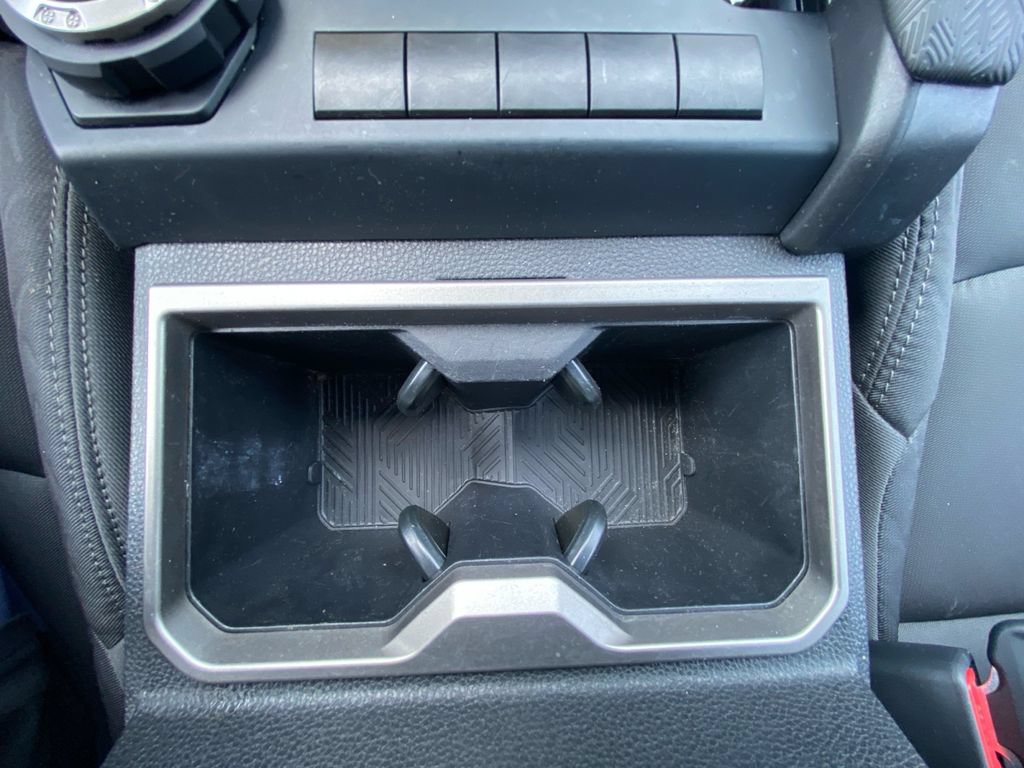 Used 2025 Toyota Tacoma SR5 AWD/4WD image 23
