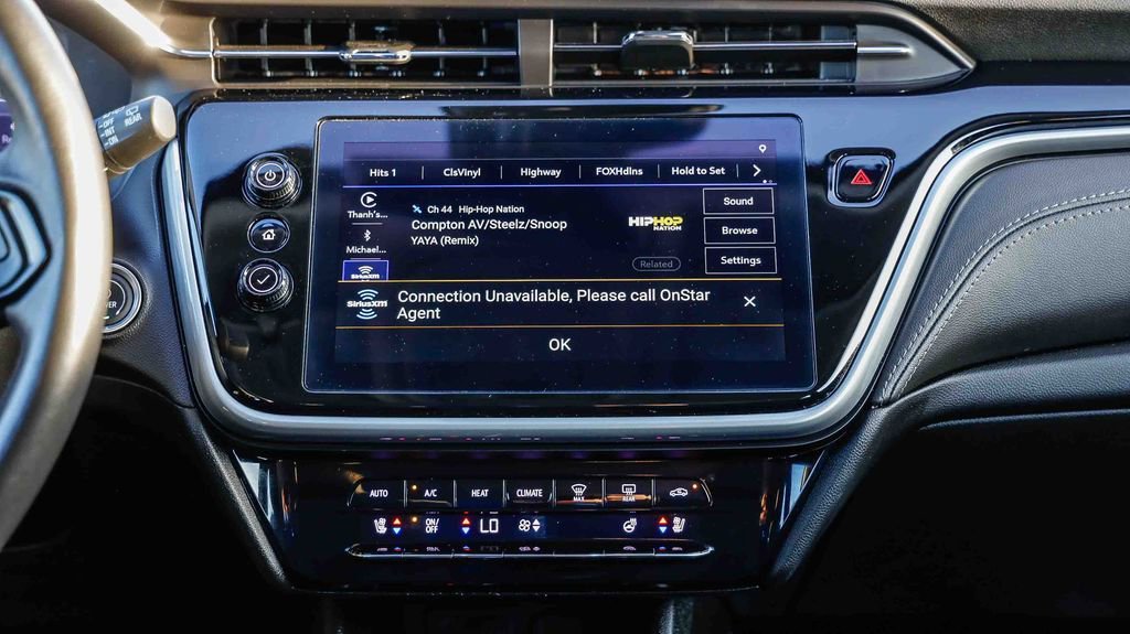 Used 2023 Chevrolet Bolt EUV Premier w/ Redline Edition image 17