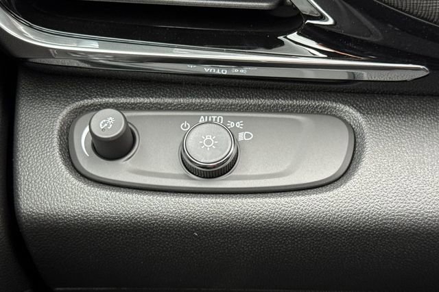 New 2026 Buick Envista Sport Touring w/ Studio Series image 29