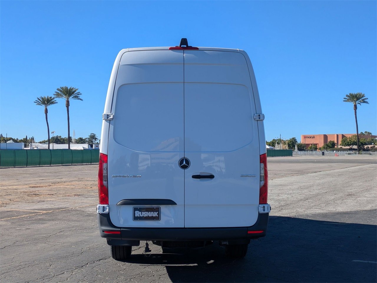 Used 2024 Mercedes-Benz Sprinter 3500 image 3