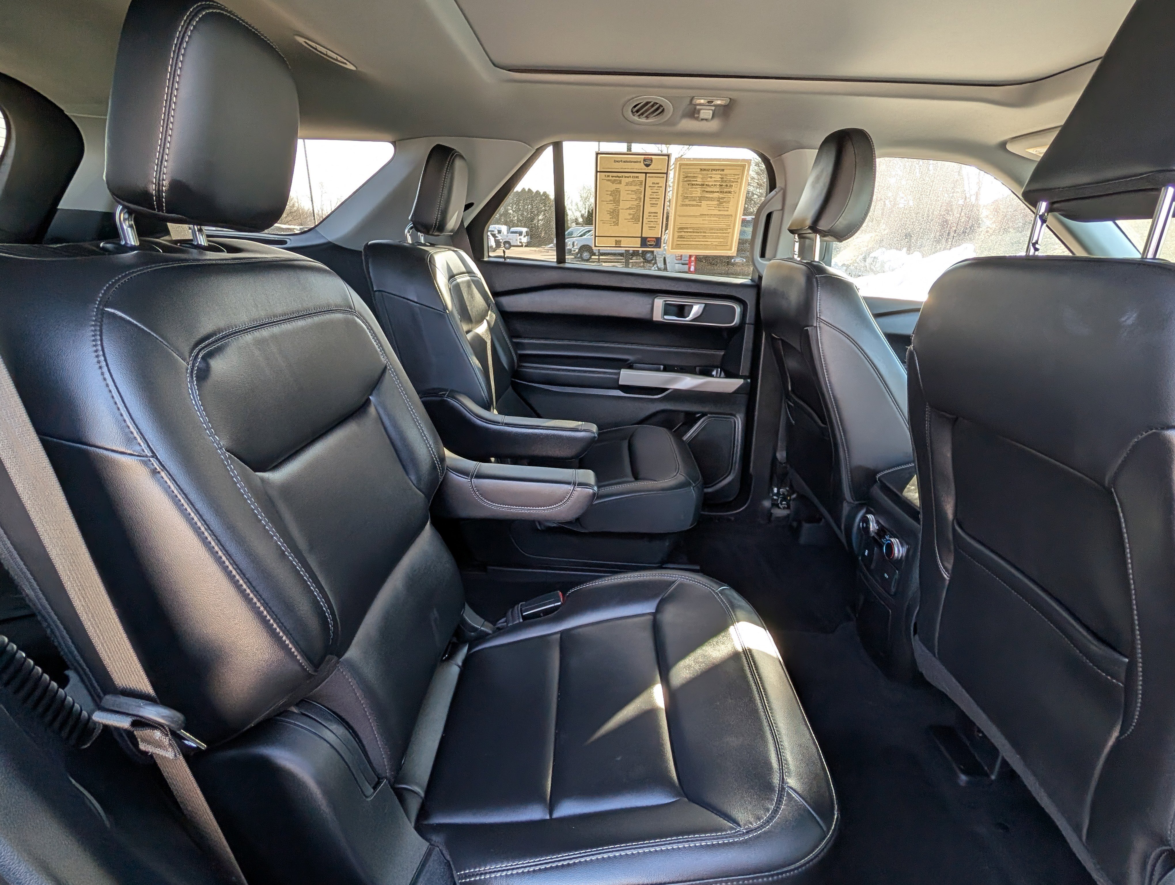 Used 2023 Ford Explorer XLT w/ Equipment Group 202A image 31